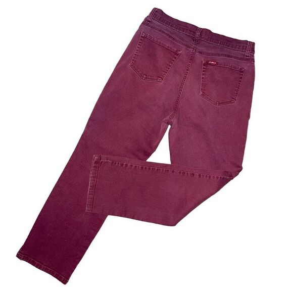 Lee Jean  - Picture 5 of 5